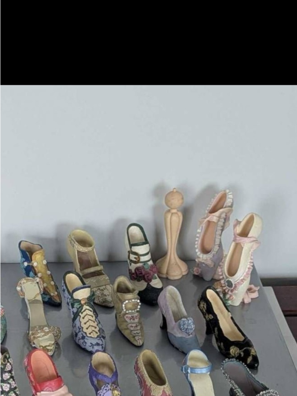 Just the Right Shoe by Raine, 25+ lot!